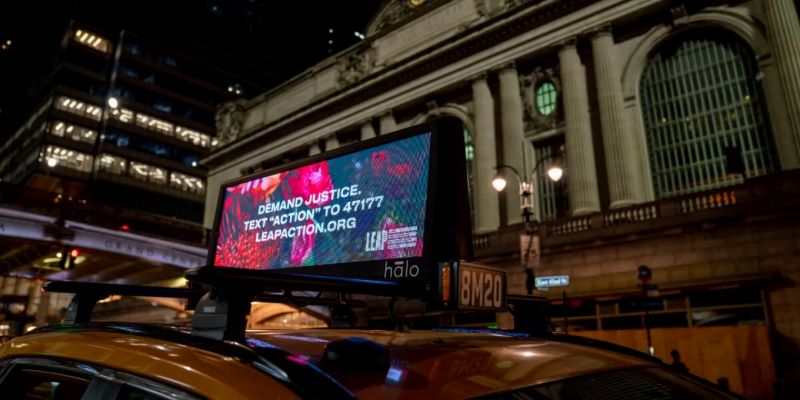 car-roof-billboard