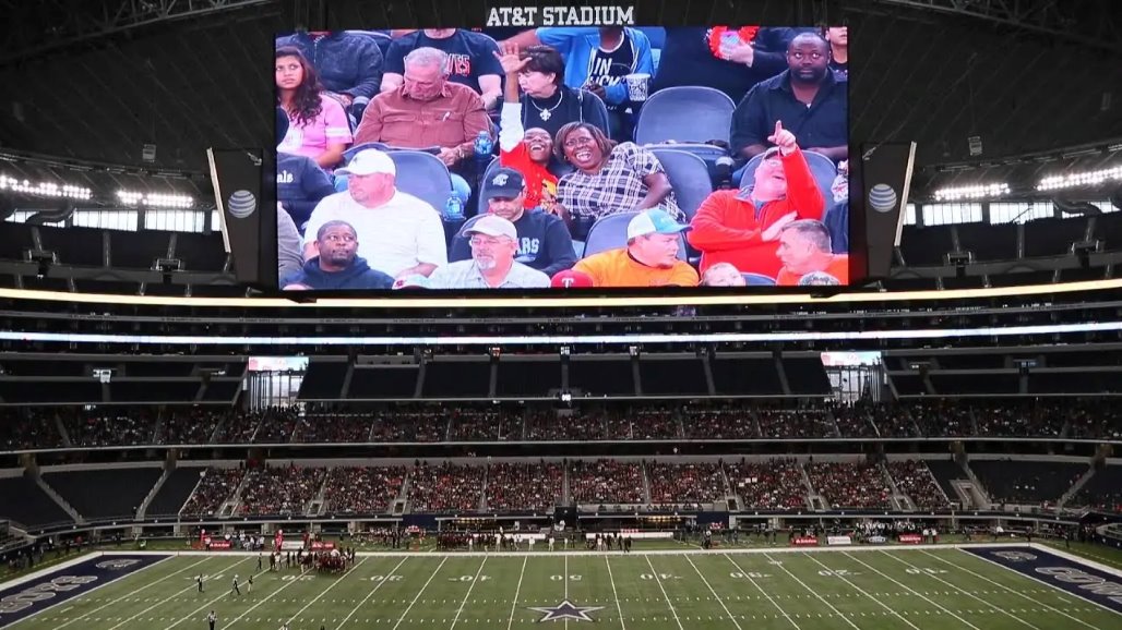 ATT-Stadium-Jumbotron