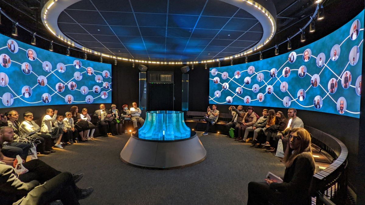creative hanging LED displays