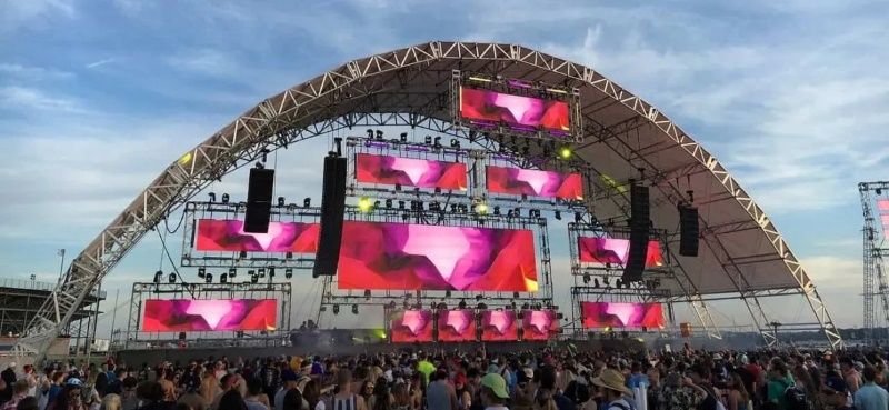 rental-LED-screen-in-the-concert